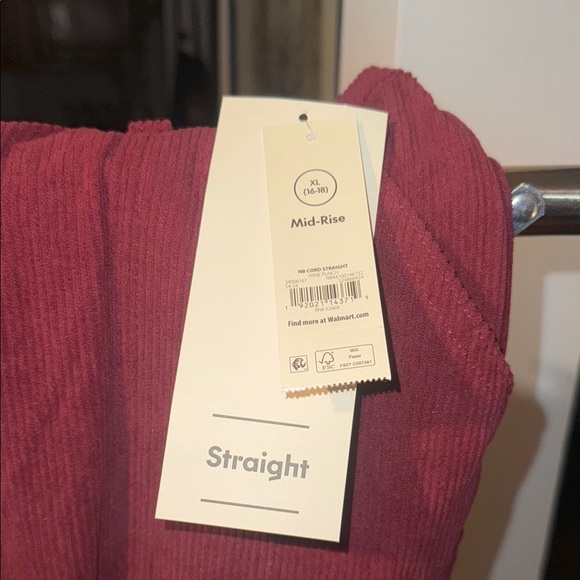 No Boundaries Red Straight Leg Pants - Picture 6 of 8